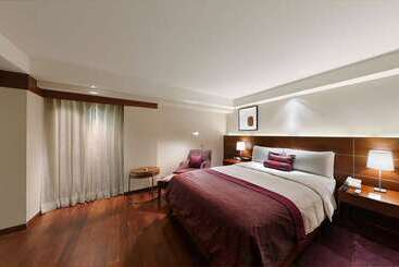 호텔 The Lalit New Delhi
