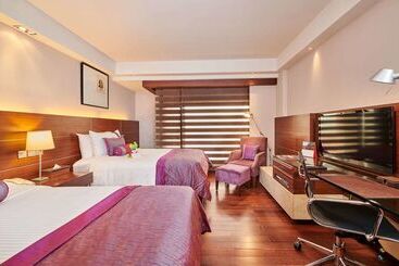 호텔 The Lalit New Delhi