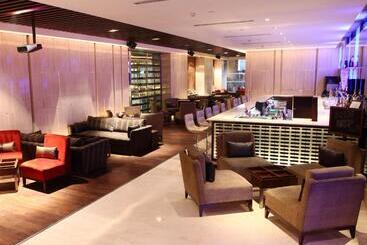호텔 The Lalit New Delhi