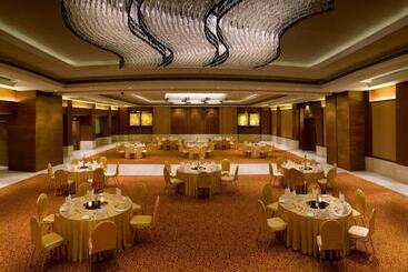 호텔 The Lalit New Delhi
