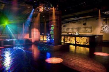 호텔 The Lalit New Delhi