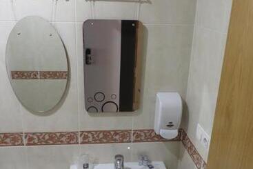 هتل Toctoc Rooms