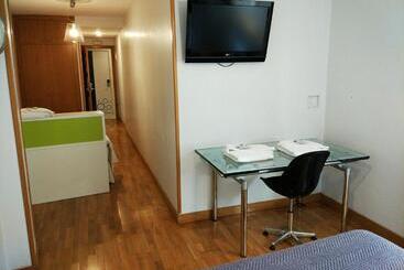 هتل Toctoc Rooms