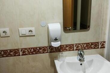 هتل Toctoc Rooms