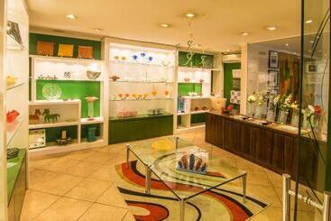 هتل Varanda Das Bromelias Spa