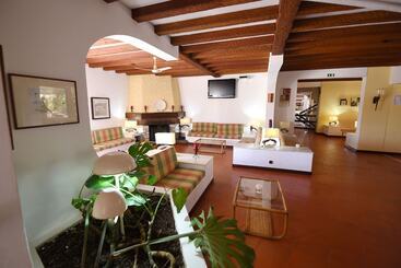 Praia Da Lota Resort - Beachfront Hotel