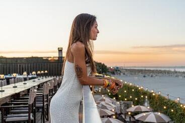 هتل Club Del Sole Pini Beach Village
