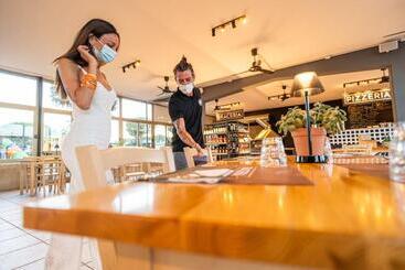 هتل Club Del Sole Pini Beach Village