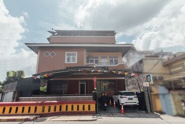 هتل Satria Guest House By Oyo Rooms