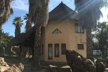 هتل Tautona Lodge