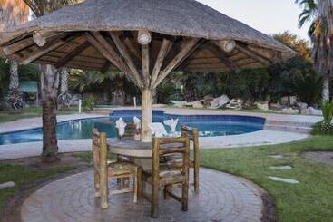 هتل Tautona Lodge