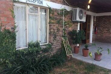 پانسیون Namane Guest House