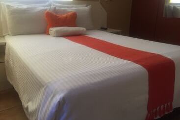پانسیون Namane Guest House