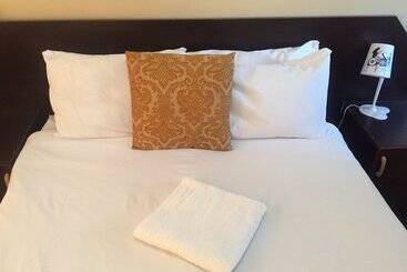 پانسیون Namane Guest House