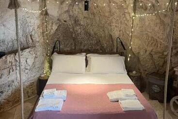 تختخواب و صبحانه Grotta Carlotta