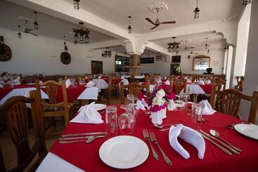 هتل Sunny Palms Beach Bungalows