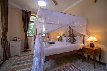 هتل Sunny Palms Beach Bungalows