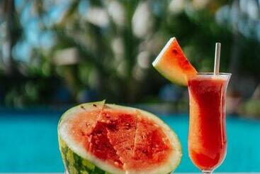 هتل Sunny Palms Beach Bungalows