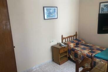 پانسیون Hostal Algeciras