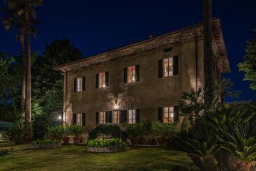تختخواب و صبحانه Borgo Studiati Residenza D Epoca