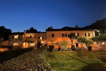 تختخواب و صبحانه Borgo Studiati Residenza D Epoca