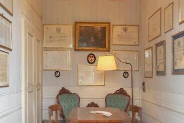 تختخواب و صبحانه Borgo Studiati Residenza D Epoca