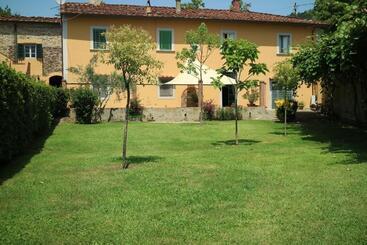 تختخواب و صبحانه Borgo Studiati Residenza D Epoca