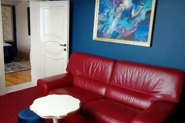 تختخواب و صبحانه Sky Park Home