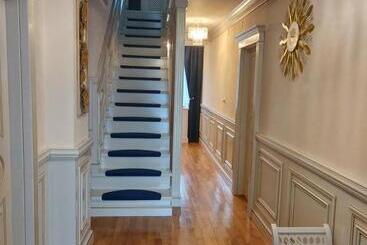تختخواب و صبحانه Sky Park Home