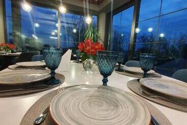 تختخواب و صبحانه Tsaghkunk Chef House