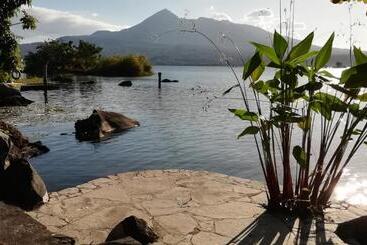 تختخواب و صبحانه Zopango Orchids Island