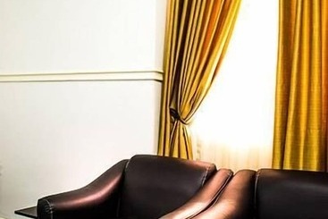 هتل Bjorne Classic Suites