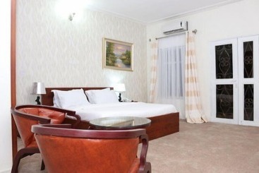 هتل Bjorne Classic Suites