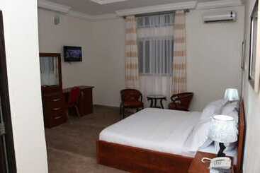 هتل Bjorne Classic Suites