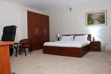 هتل Bjorne Classic Suites