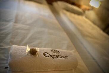 هتل Excalibur Mini