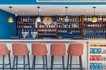 هتل Hampton By Hilton Canterbury