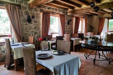 هتل Posada Restaurante Fuenteplateada