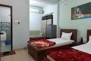 هتل Vrindavan Palace