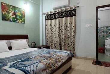 هتل Vrindavan Palace