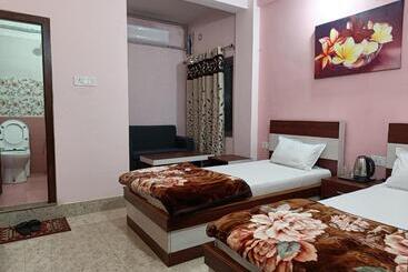 هتل Vrindavan Palace