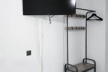 پانسیون Hostal Andrea
