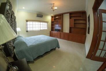 پانسیون Room In Guest Room   17 Large Room For Two People