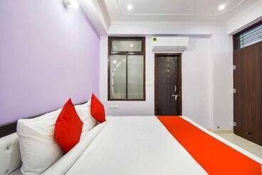 هتل Collection O Welcome Regency