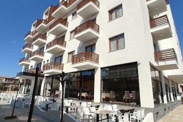Grand Hotel Pogradec