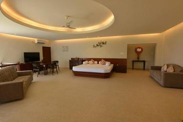 هتل Manohari - The Tea Retreat Resort