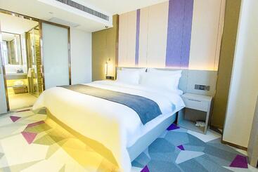 Lavande Hotel Lingwu Government Branch