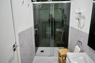 Mid Atlantic Boutique Hostel