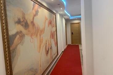 پانسیون Hostal Poeta Machado