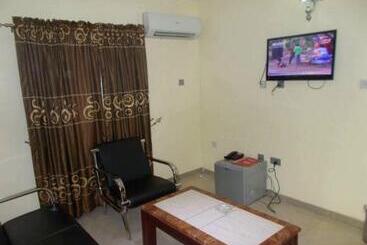 پانسیون Room In Lodge Dublina Hotels And Suites